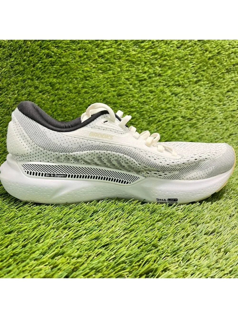 Brooks Adrenaline GTS 24 Womens Size 9.5 White Athletic Running Shoes Sneakers